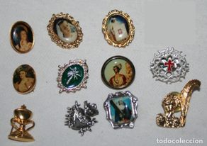 Antiques: COLECCION DE 11 PINS Y ALFILERES DE HERMANDADES DE SEMANA SANTA DE HELLIN